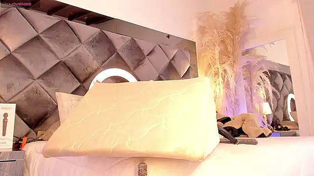 sofhiaa adaams online show from October 2025 11:12:02 PM