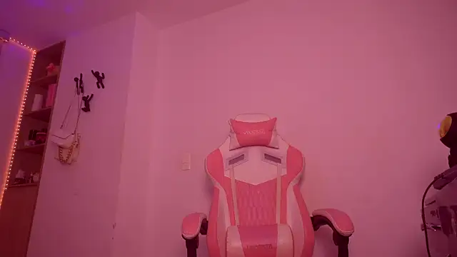 andreafernandz online show from March 2026 01:49:02 AM