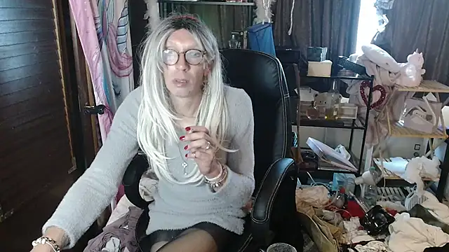 Ombeline1 online show from September 2025 05:03:02 PM