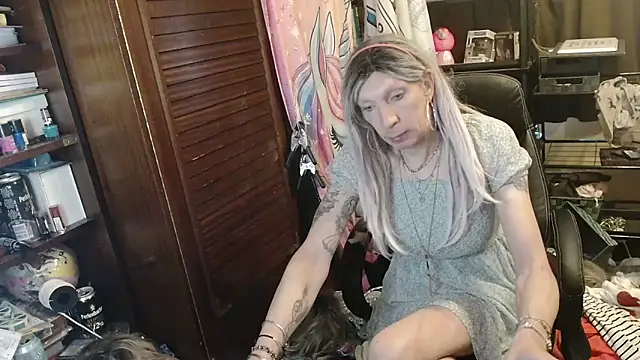 Ombeline1 online show from April 2026 05:44:02 AM