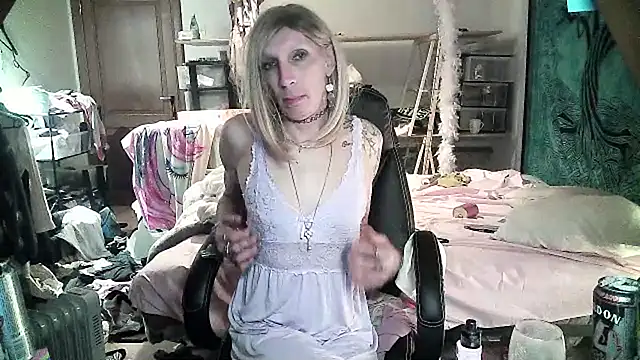 Ombeline1 online show from March 2025 10:02:02 PM