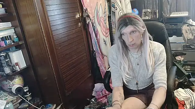 Ombeline1 online show from April 2026 12:43:01 PM