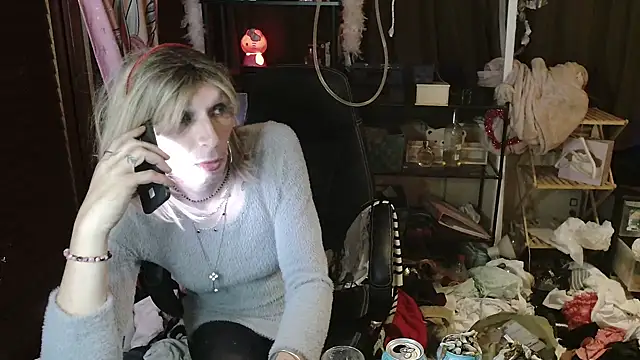 Ombeline1 online show from October 2025 10:07:01 PM