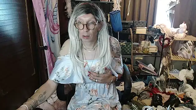 Ombeline1 online show from September 2025 05:24:01 PM