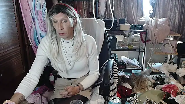 Ombeline1 online show from October 2025 12:08:01 PM