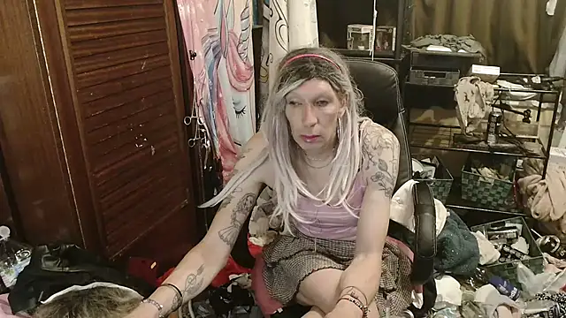 Ombeline1 online show from June 2026 09:37:02 PM