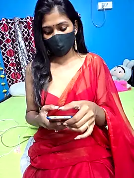 Triha 18 online show from November 2025 06:44:01 PM