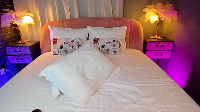 Snapshot of AmedeeaBanks chatting on November 2025 08:57:02 PM AmedeeaBanks online show from November 2025 08:57:02 PM