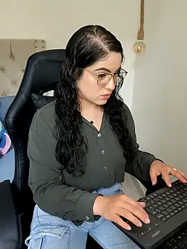Lia Hurley online show from March 2025 08:37:02 PM