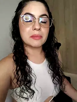 Lia Hurley online show from May 2026 08:25:01 PM