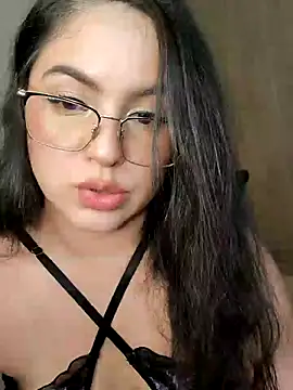 Lia Hurley online show from May 2026 06:17:01 PM