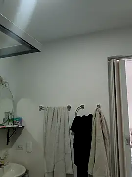 Snapshot of Lia_Hurley chatting on December 2025 04:05:02 PM Lia Hurley online show from December 2025 04:05:02 PM