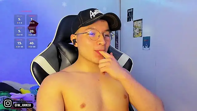 Snapshot of AustinSummerr chatting on January 2025 03:44:01 PM AustinSummerr online show from January 2025 03:44:01 PM