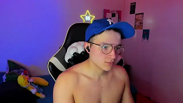 Snapshot of AustinSummerr chatting on January 2025 01:32:02 PM AustinSummerr online show from January 2025 01:32:02 PM