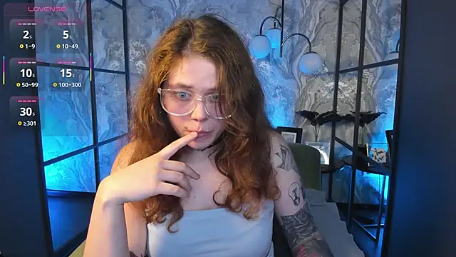 SophiePure online show from October 2025 08:45:01 PM
