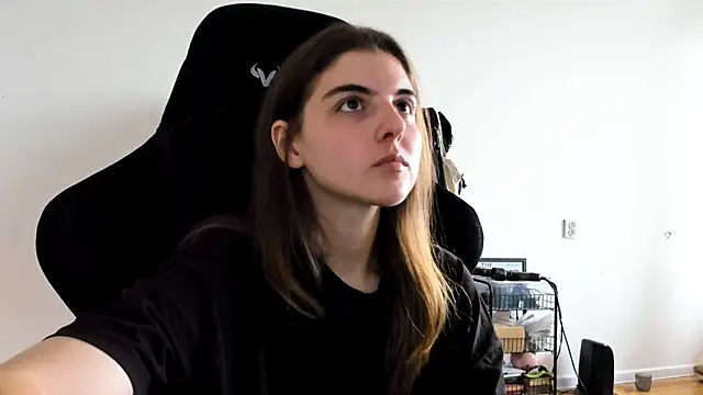 Snapshot of emmamurrr chatting on September 2025 09:53:02 AM emmamurrr online show from September 2025 09:53:02 AM