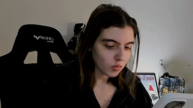 Snapshot of emmamurrr chatting on December 2024 07:28:02 PM emmamurrr online show from December 2024 07:28:02 PM