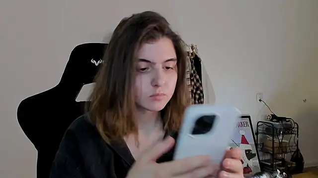 Snapshot of emmamurrr chatting on December 2024 08:32:01 PM emmamurrr online show from December 2024 08:32:01 PM