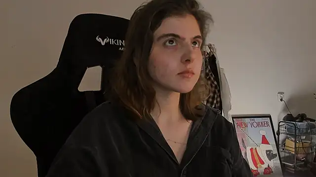 Snapshot of emmamurrr chatting on December 2024 07:33:01 PM emmamurrr online show from December 2024 07:33:01 PM