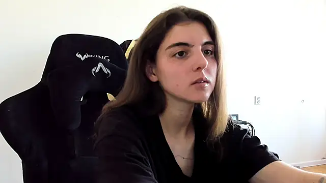 Snapshot of emmamurrr chatting on September 2025 09:52:01 AM emmamurrr online show from September 2025 09:52:01 AM