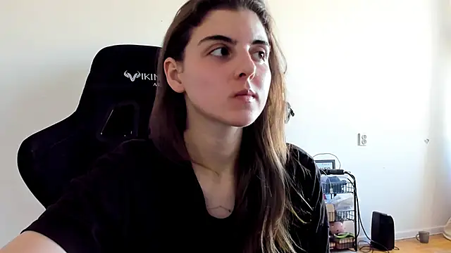 Snapshot of emmamurrr chatting on October 2025 11:33:02 AM emmamurrr online show from October 2025 11:33:02 AM