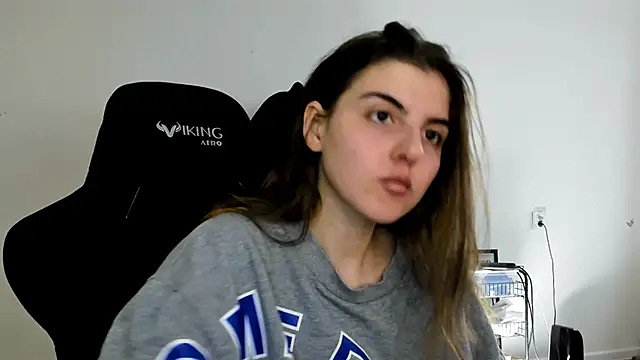 Snapshot of emmamurrr chatting on November 2025 11:14:01 AM emmamurrr online show from November 2025 11:14:01 AM