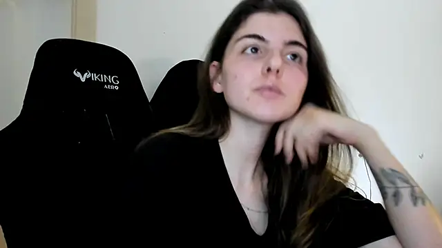 Snapshot of emmamurrr chatting on November 2025 02:10:01 PM emmamurrr online show from November 2025 02:10:01 PM