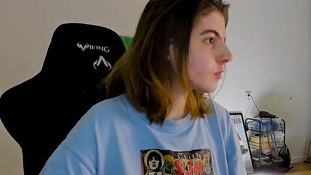 Snapshot of emmamurrr chatting on December 2024 08:01:02 PM emmamurrr online show from December 2024 08:01:02 PM