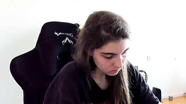 Snapshot of emmamurrr chatting on September 2025 10:04:02 AM emmamurrr online show from September 2025 10:04:02 AM