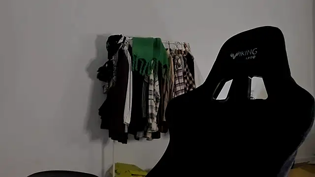 Snapshot of emmamurrr chatting on December 2024 07:52:02 PM emmamurrr online show from December 2024 07:52:02 PM