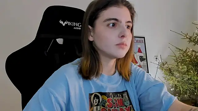 Snapshot of emmamurrr chatting on January 2025 08:07:02 PM emmamurrr online show from January 2025 08:07:02 PM