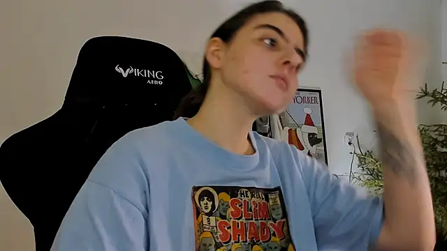 Snapshot of emmamurrr chatting on January 2025 07:20:02 PM emmamurrr online show from January 2025 07:20:02 PM