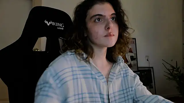 Snapshot of emmamurrr chatting on December 2024 02:02:02 PM emmamurrr online show from December 2024 02:02:02 PM