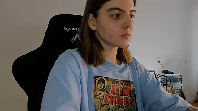 Snapshot of emmamurrr chatting on December 2024 11:55:02 AM emmamurrr online show from December 2024 11:55:02 AM