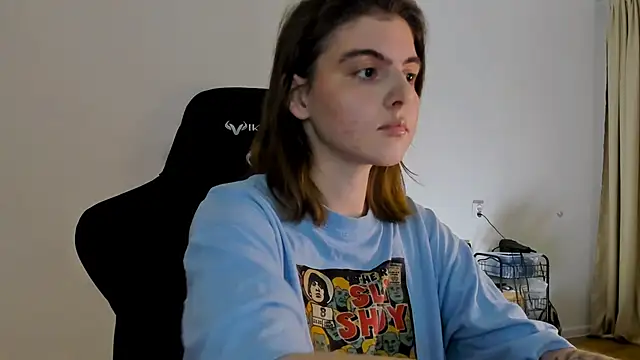 Snapshot of emmamurrr chatting on December 2024 06:39:02 PM emmamurrr online show from December 2024 06:39:02 PM