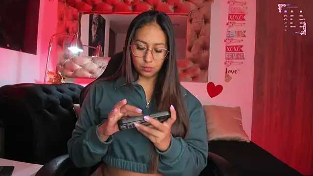 Snapshot of AmelyaMann chatting on February 2026 11:28:01 AM AmelyaMann online show from February 2026 11:28:01 AM