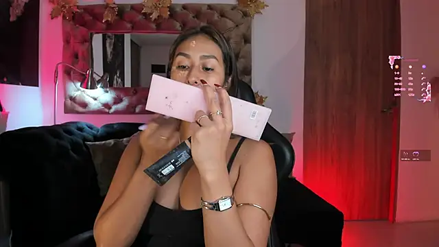 Snapshot of AmelyaMann chatting on May 2026 12:52:01 PM AmelyaMann online show from May 2026 12:52:01 PM