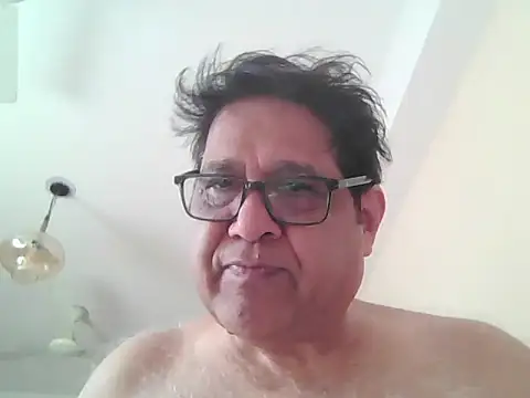 Snapshot of Nuttysub chatting on May 2026 02:08:02 AM Nuttysub online show from May 2026 02:08:02 AM