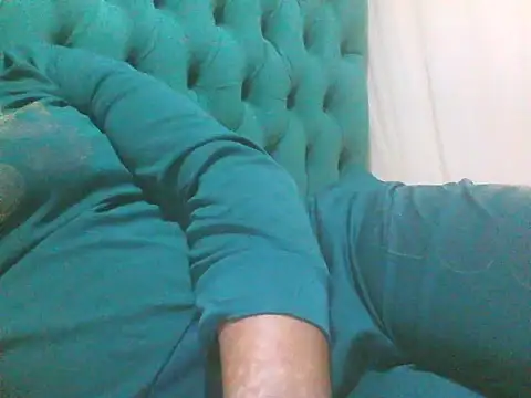 Snapshot of Sexy_Riri chatting on December 2025 02:01:01 AM Sexy Riri online show from December 2025 02:01:01 AM