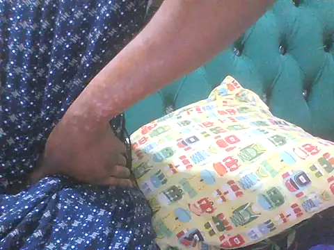 Snapshot of Sexy_Riri chatting on November 2025 05:41:02 AM Sexy Riri online show from November 2025 05:41:02 AM