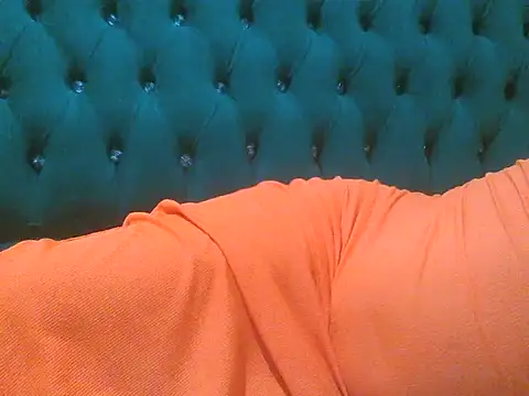 Snapshot of Sexy_Riri chatting on October 2025 08:52:01 PM Sexy Riri online show from October 2025 08:52:01 PM