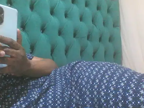 Snapshot of Sexy_Riri chatting on December 2025 10:27:02 AM Sexy Riri online show from December 2025 10:27:02 AM