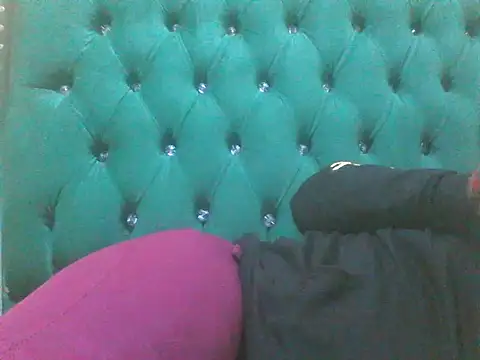 Snapshot of Sexy_Riri chatting on October 2025 09:25:02 PM Sexy Riri online show from October 2025 09:25:02 PM