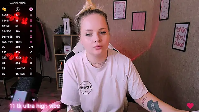 Snapshot of flower_sarah_ chatting on February 2025 05:29:02 PM flower sarah  online show from February 2025 05:29:02 PM