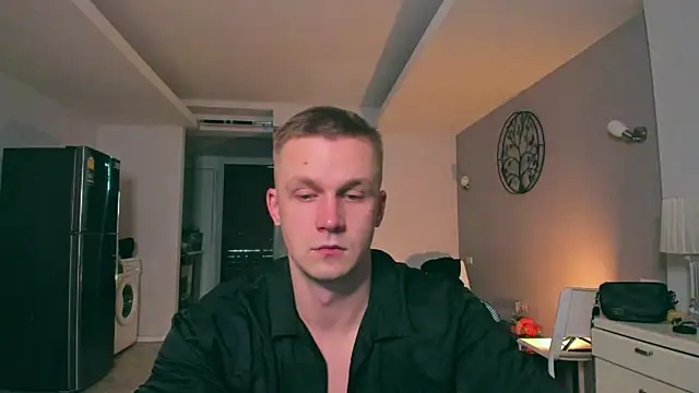 Snapshot of Samuel_Andrew chatting on October 2025 04:44:02 AM Samuel Andrew online show from October 2025 04:44:02 AM