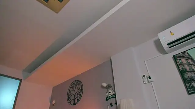 Samuel Andrew online show from November 2025 02:32:02 AM