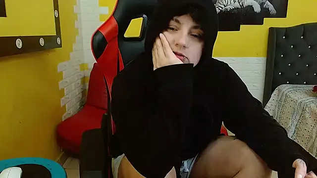 Snapshot of isabeautyx19 chatting on December 2025 01:49:02 AM isabeautyx19 online show from December 2025 01:49:02 AM