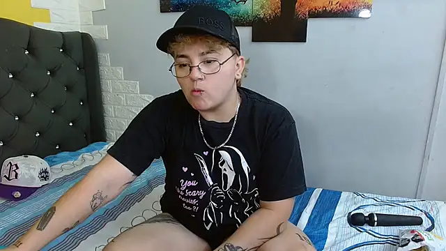 isabeautyx19 online show from October 2025 03:30:01 AM