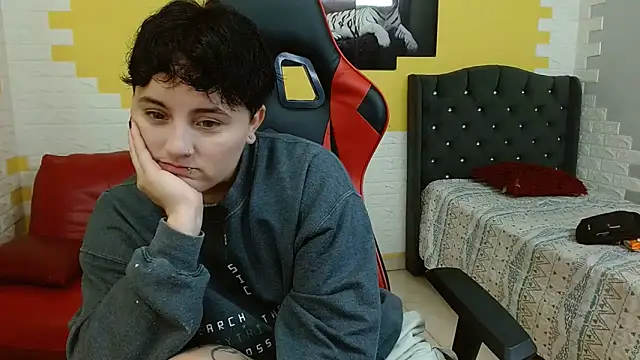 Snapshot of isabeautyx19 chatting on November 2025 02:12:01 AM isabeautyx19 online show from November 2025 02:12:01 AM