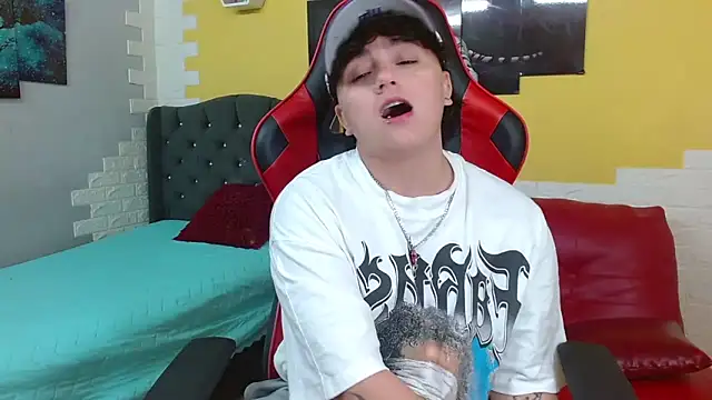 Snapshot of isabeautyx19 chatting on February 2026 08:07:01 PM isabeautyx19 online show from February 2026 08:07:01 PM